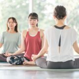 秋のリラックスヨガ体験を開催しました